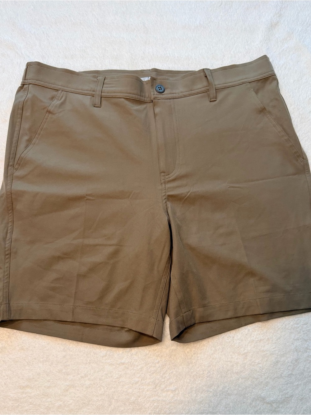 32 Degrees Men's Tan Flat Front Performance Shorts